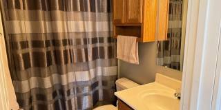 Beautiful 4 BR on Bloomington's east side Gallery 14