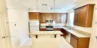 Luxury and Convenience Fully Equipped 3-Bedroom 2.5 Bathroom 2 Car Garage Townhome in Carson City Gallery 1