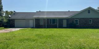 For Rent: Spacious 4-Bedroom Home at 985 Pineland Avenue, Hinesville, GA 31313 Gallery 1