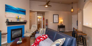 Beautiful upper-level condo in gated community!!! Gallery 7