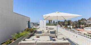Zoe Lofts Gallery 17