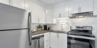 1360 N Williams Gallery 14