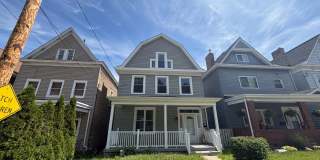 HUGE 5 Bedroom/3.5 Bath House in Avalon! Gallery 1