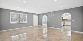 Beautifully Updated Condo with Community pool Gallery 1