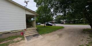 1/1 Triplex / Easy Access to I-35 / Fridge / No Carpet / CISD 1/1 Triplex / Easy Access to I-35 / Fridge / No Carpet / CISD Gallery 6