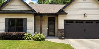 Spacious & Beautifully Maintained Home in a Quiet Cul-De-Sac Gallery 1
