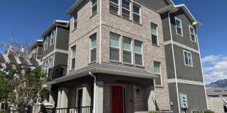 Beautiful corner townhome in Riverton! Gallery 1