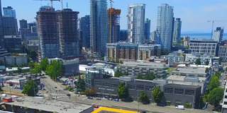 Clift House Apartments | Updated Homes Near Broadway and Light Rail Gallery 5