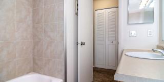 Country Club Lincoln Gallery 8