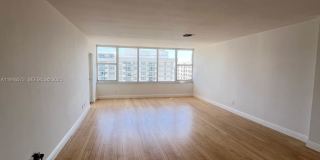 5600 Collins Avenue Gallery 2