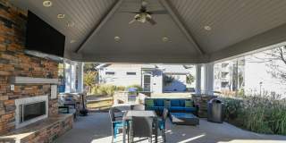 Henley at Mirror Lake Gallery 24