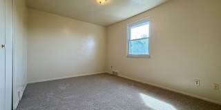 Gorgeous 2BR Townhouse in Plum! Washer & Dryer Included, Central A/C & More! Call Today! Gallery 8
