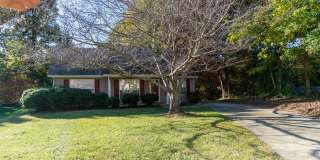 Beautiful 3 Bed 2 Bath home located in Greensboro! Gallery 3