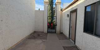 2 Bedroom 2 bath private enclosed yard for Gallery 7