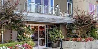 2bd/1.75ba Kirkland Condo Gallery 1
