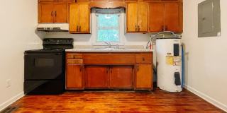 Coming Soon! Cozy 2 Bed / 1 Bath Home — Pet Friendly! Gallery 5
