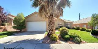3 Bedroom, One Level Furnished Home in Emerald Ridge Gallery 3