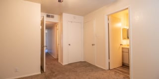 Plaza Square Apartments Gallery 14