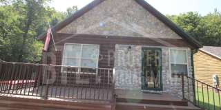 Charming 2 Bedroom Cabin with Creek in Blue Eye, MO Gallery 1