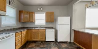 PRELEASING for AUGUST! Close to Campus Gallery 40