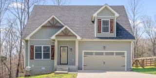 Pet Friendly Three Bedroom on Acre! Gallery 1