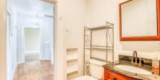 1701 ELM Street Gallery 44