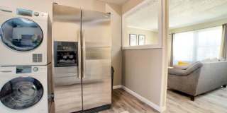 2417 Glenrose Avenue - A Gallery 21