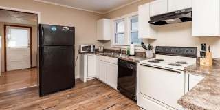 3 bedroom, 1 bathroom East Campus House Gallery 5
