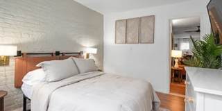 370 8th Ave Gallery 5