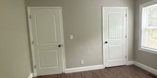 Cute, cottage in a prime location off of Oakland Ave, near Downtown and ETSU, 2 bed/1 bath for $1650 month Gallery 8