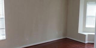 Nice, commodious house with 4bedrooms and 2 bathrooms located in sought after FishHawk Ranch Gallery 6