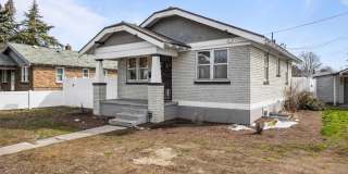 Remodeled 3BR/2BA Brick Bungalow - Fireplace, Finished Basement & Garage Gallery 26