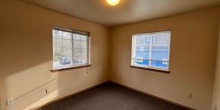3 Bedroom, 2 Bath in York Neighborhood! Gallery 9