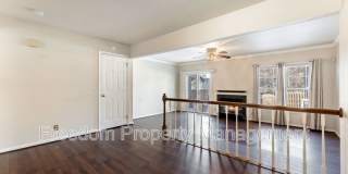 726 Pine Tree Ct. Gallery 12