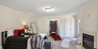 1930 Wildwood Place NE Gallery 20