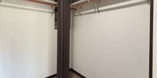 2 Bed / 2 Bath Lakeview Bellevue cottage $3,295/month Gallery 14