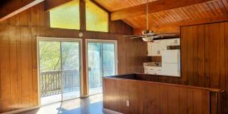 3 Bedroom 2 bath recently updated Gallery 4