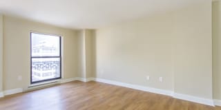 Walnut Square Gallery 3