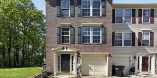 Charming 3BR Townhome in Pine Hill Gallery 1