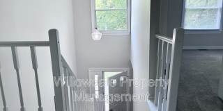 102 E Charing Cross Gallery 17