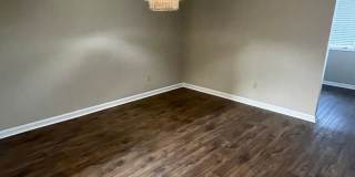 3BD/2BA Townhouse Located in the Heart of East Memphis Gallery 4