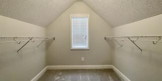80 E. Lakeview Drive Gallery 28
