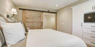 Stunning Fully-Furnished Harbor Ridge View Estate Gallery 22