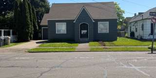 Charming 3 Bedroom with a Large Fenced Yard! Gallery 1