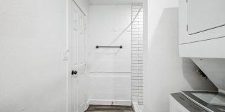 4 weeks of free rent! - Studio Near Grand Canyon University with washer/dryer! Gallery 11