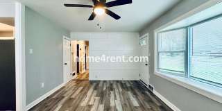 Lovely Three Bedroom Home in KCMO and an Updated Kitchen  w/ Granite and SS Appliances, including a Fenced Yard! Gallery 4