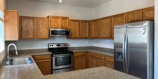 4 beds, 2.5 baths, 1,741 sqft Gallery 6