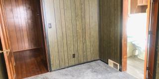Neat 3 BR house in south Bloomington. Hardwood floors Gallery 8