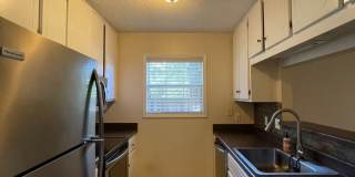 Foxchase Subdivision! END UNIT CLOSE TO COMMUNITY POOL Gallery 5