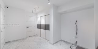 19195 NE 36th Ct Gallery 35